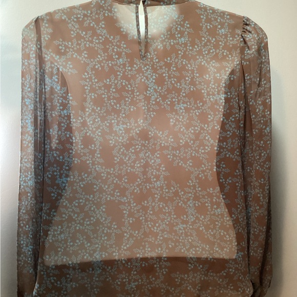a.n.a Floral Sheer Blouse in Tan and White Plus Size 2X - Picture 8 of 8